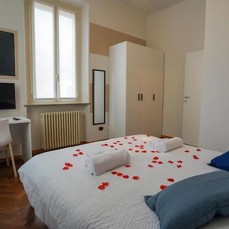 Entire Lakes & Borromean Islands Villa Sesto Calende