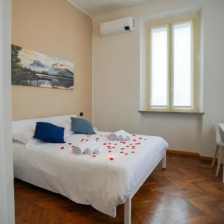 Entire Lakes & Borromean Islands Villa Sesto Calende