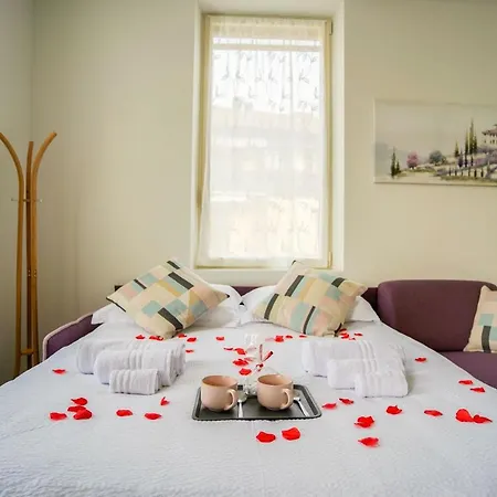 Entire Lakes & Borromean Islands * Sesto Calende